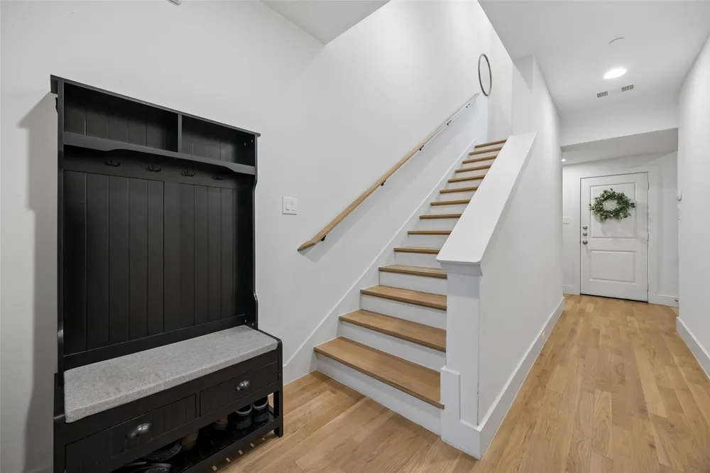 2715 Kimsey Drive #102 Dallas, TX 75235