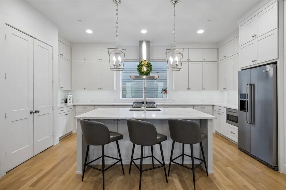 2715 Kimsey Drive #102 Dallas, TX 75235