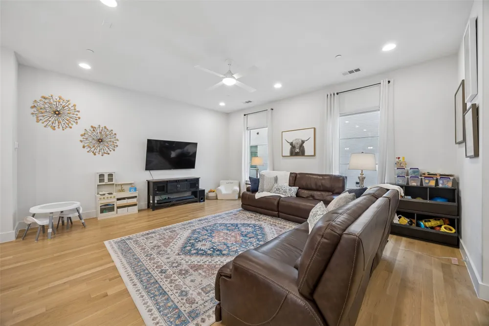2715 Kimsey Drive #102 Dallas, TX 75235