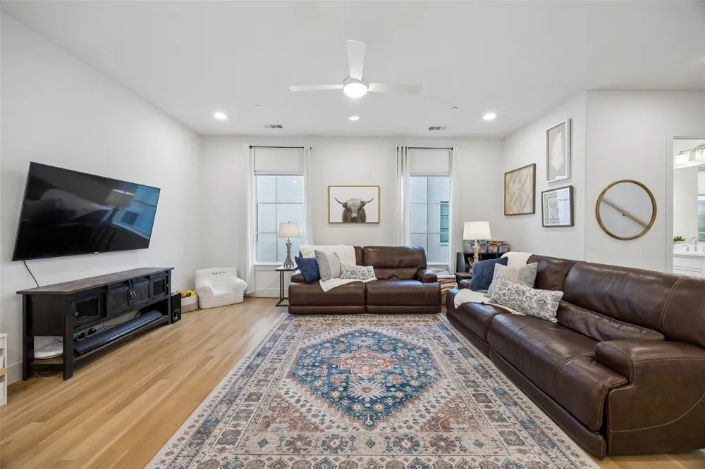 2715 Kimsey Drive #102 Dallas, TX 75235