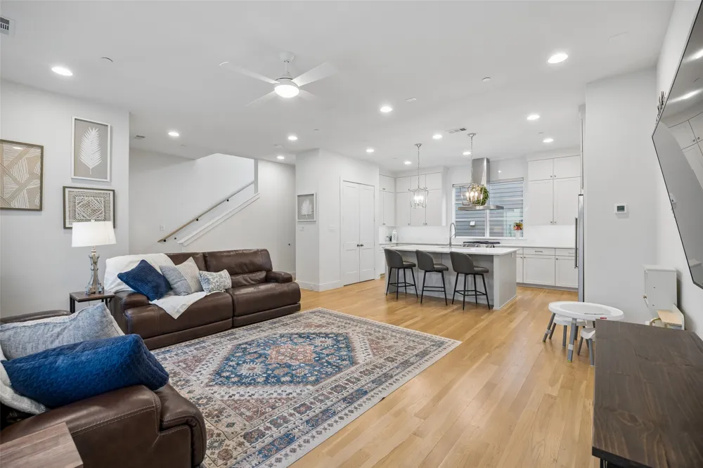 2715 Kimsey Drive #102 Dallas, TX 75235