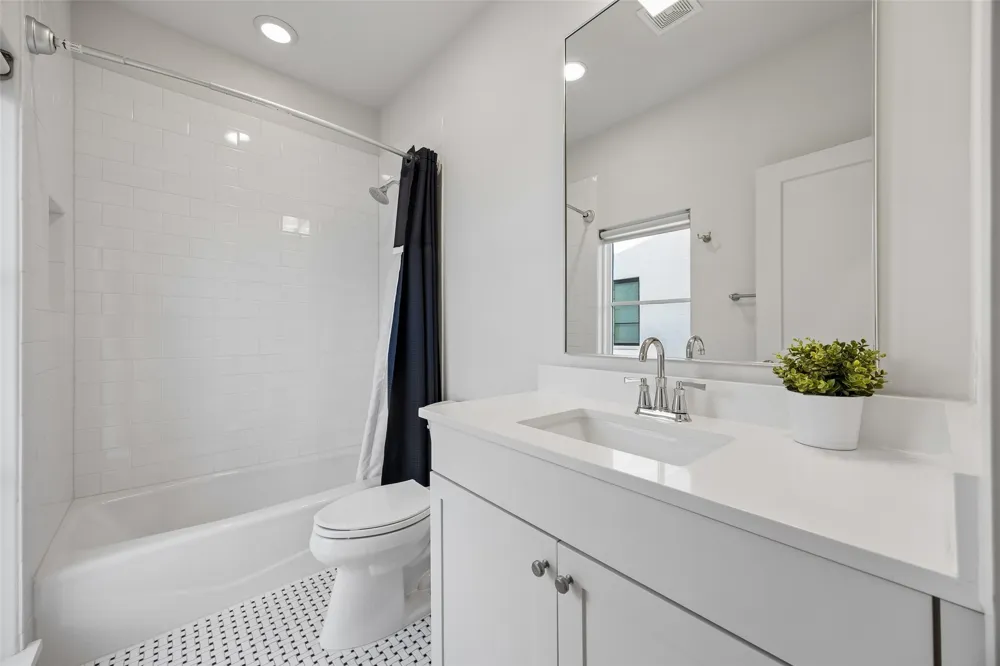 2715 Kimsey Drive #102 Dallas, TX 75235