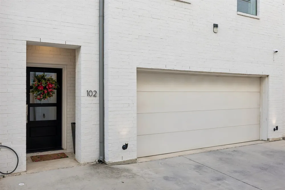 2715 Kimsey Drive #102 Dallas, TX 75235