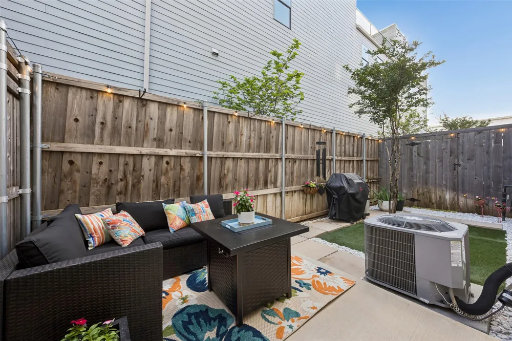 2715 Kimsey Drive #102 Dallas, TX 75235