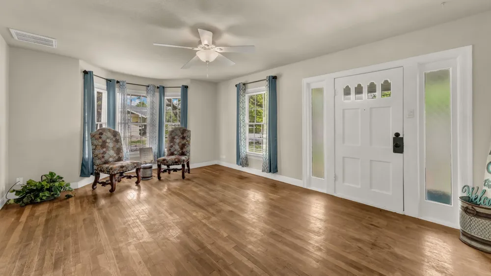 1715 Oak Avenue Mineral Wells, TX 76067