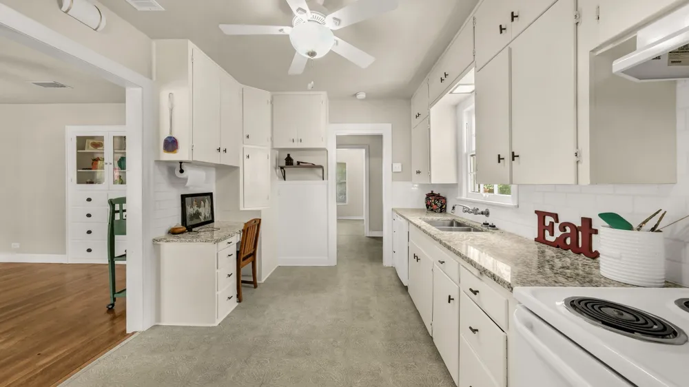1715 Oak Avenue Mineral Wells, TX 76067