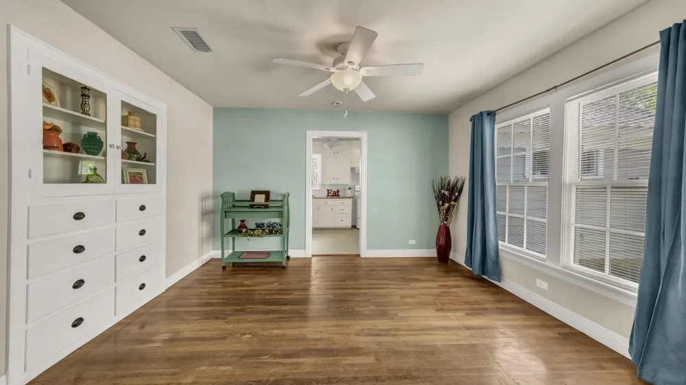 1715 Oak Avenue Mineral Wells, TX 76067