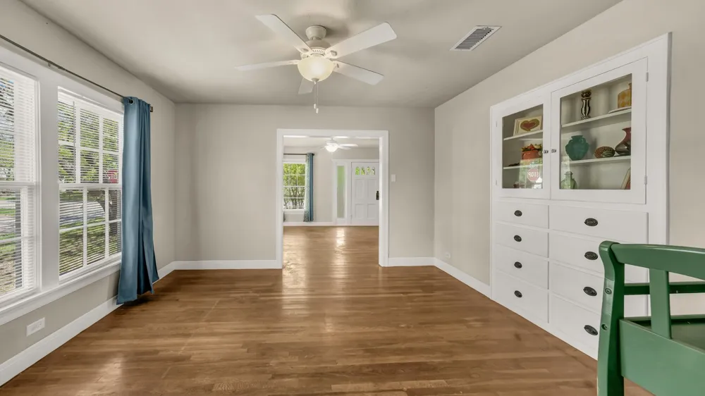 1715 Oak Avenue Mineral Wells, TX 76067