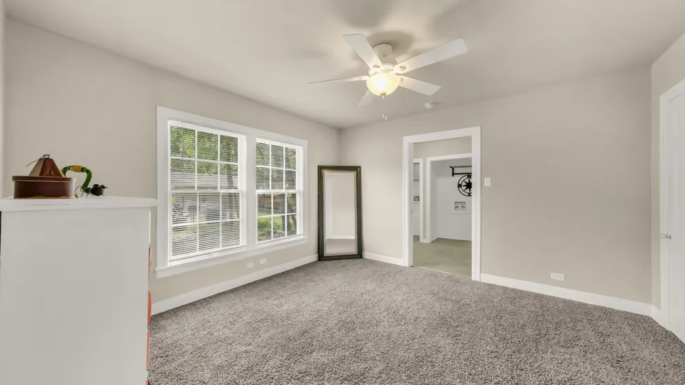 1715 Oak Avenue Mineral Wells, TX 76067