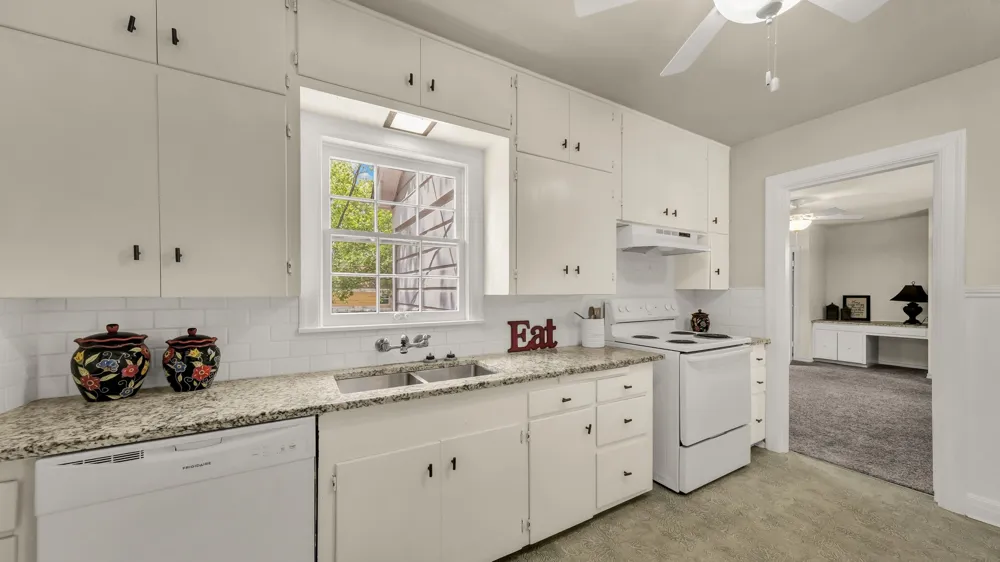 1715 Oak Avenue Mineral Wells, TX 76067