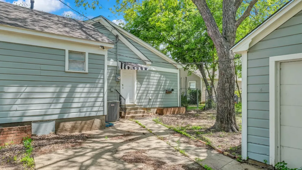 1715 Oak Avenue Mineral Wells, TX 76067