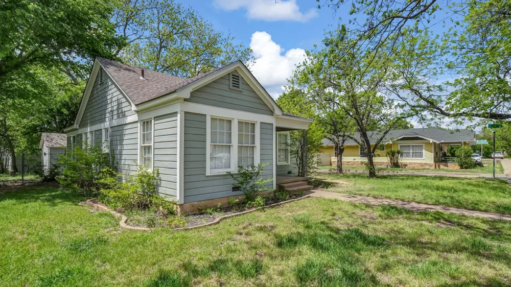 1715 Oak Avenue Mineral Wells, TX 76067