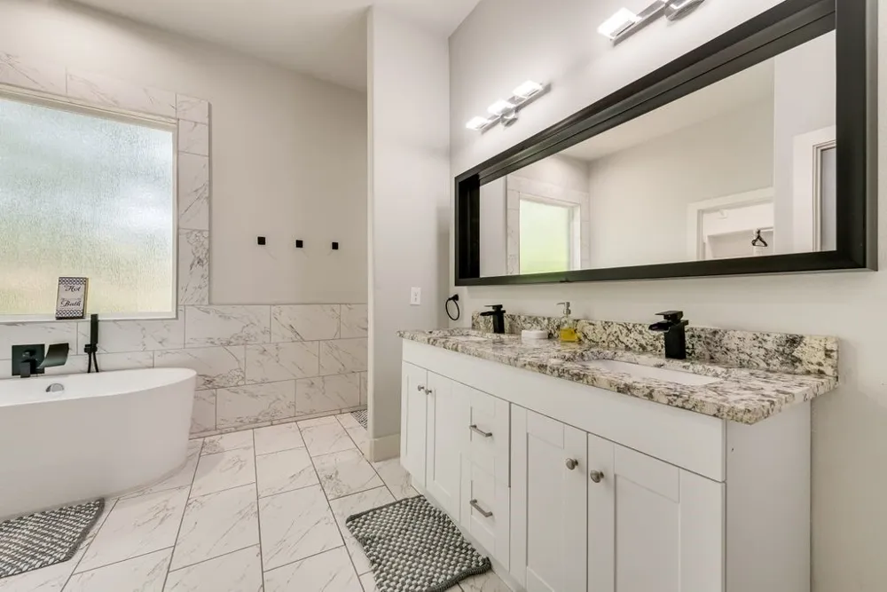 215 Idle Creek Lane DeSoto, TX 75115