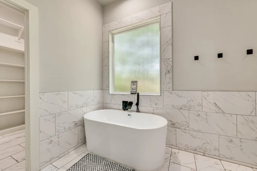 215 Idle Creek Lane DeSoto, TX 75115