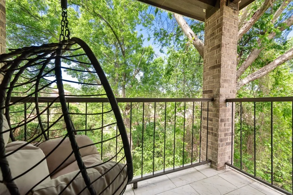215 Idle Creek Lane DeSoto, TX 75115