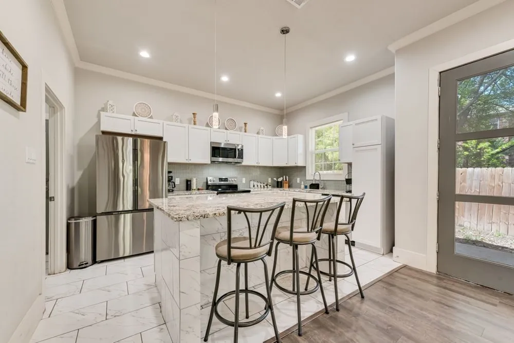 215 Idle Creek Lane DeSoto, TX 75115