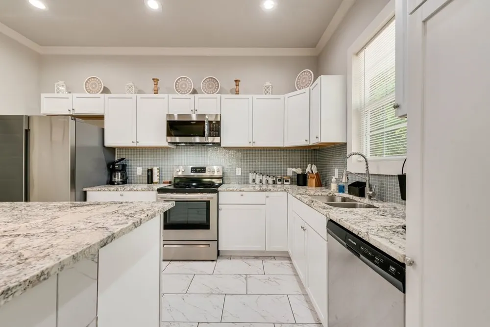 215 Idle Creek Lane DeSoto, TX 75115