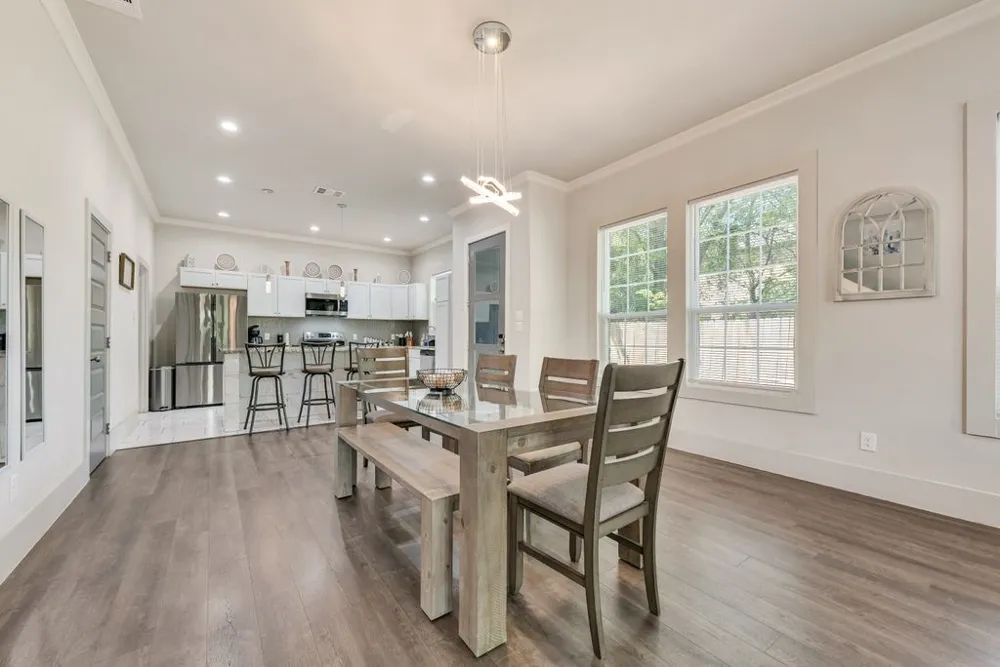 215 Idle Creek Lane DeSoto, TX 75115