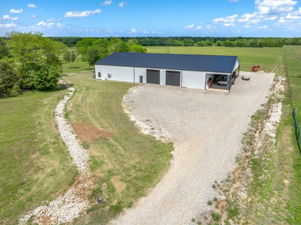 1189 VZ County Road 3702 Edgewood, TX 75117