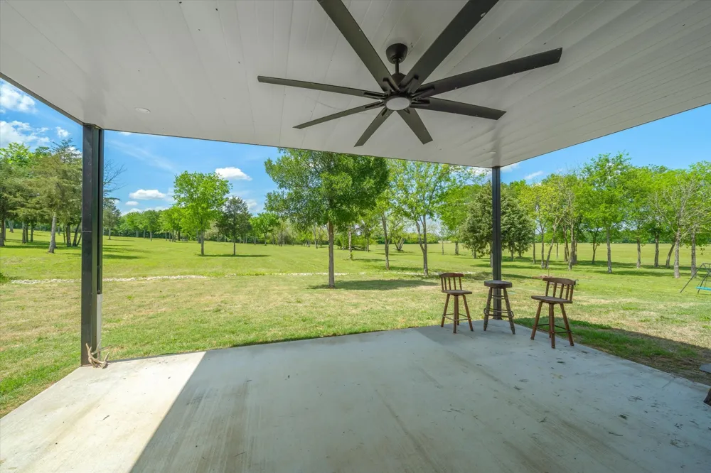 1189 VZ County Road 3702 Edgewood, TX 75117