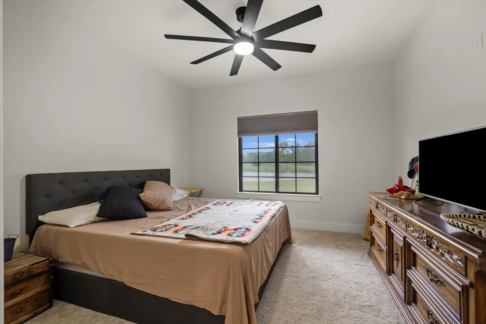 1189 VZ County Road 3702 Edgewood, TX 75117