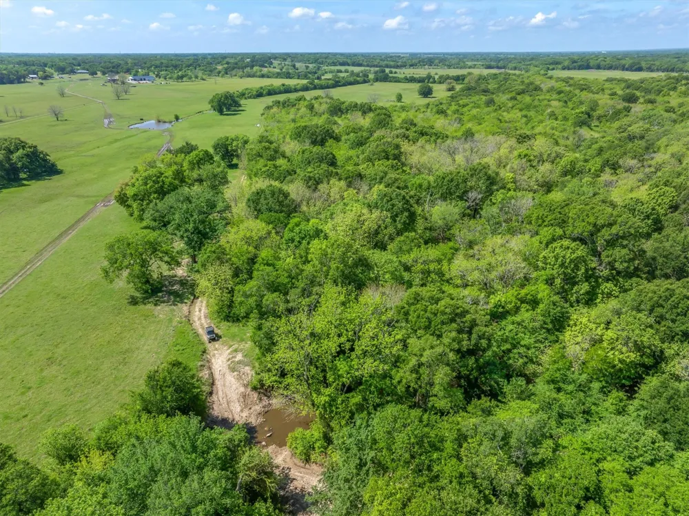 1189 VZ County Road 3702 Edgewood, TX 75117