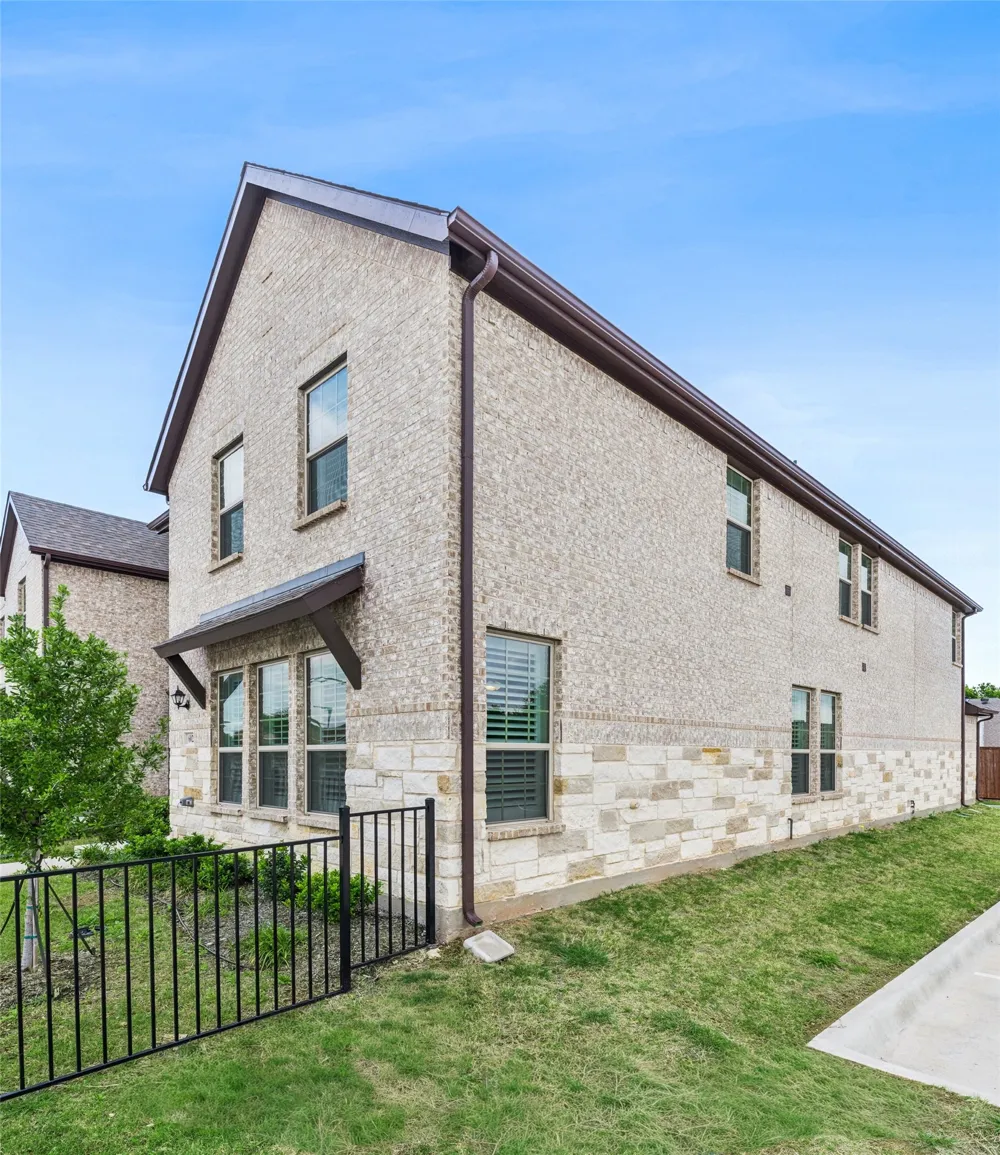 6020 Bursey Road Watauga, TX 76148