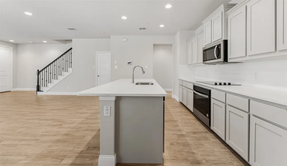 6020 Bursey Road Watauga, TX 76148
