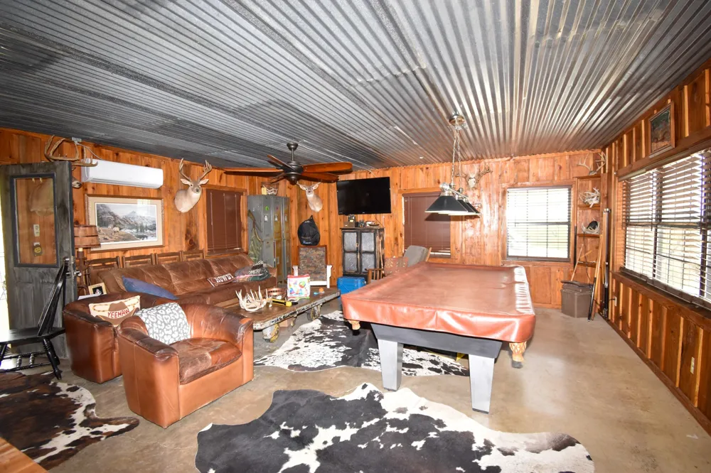 3408 CR 312 Voss, TX 76888