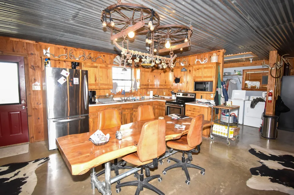 3408 CR 312 Voss, TX 76888