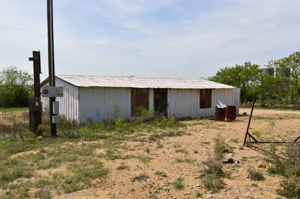 3408 CR 312 Voss, TX 76888