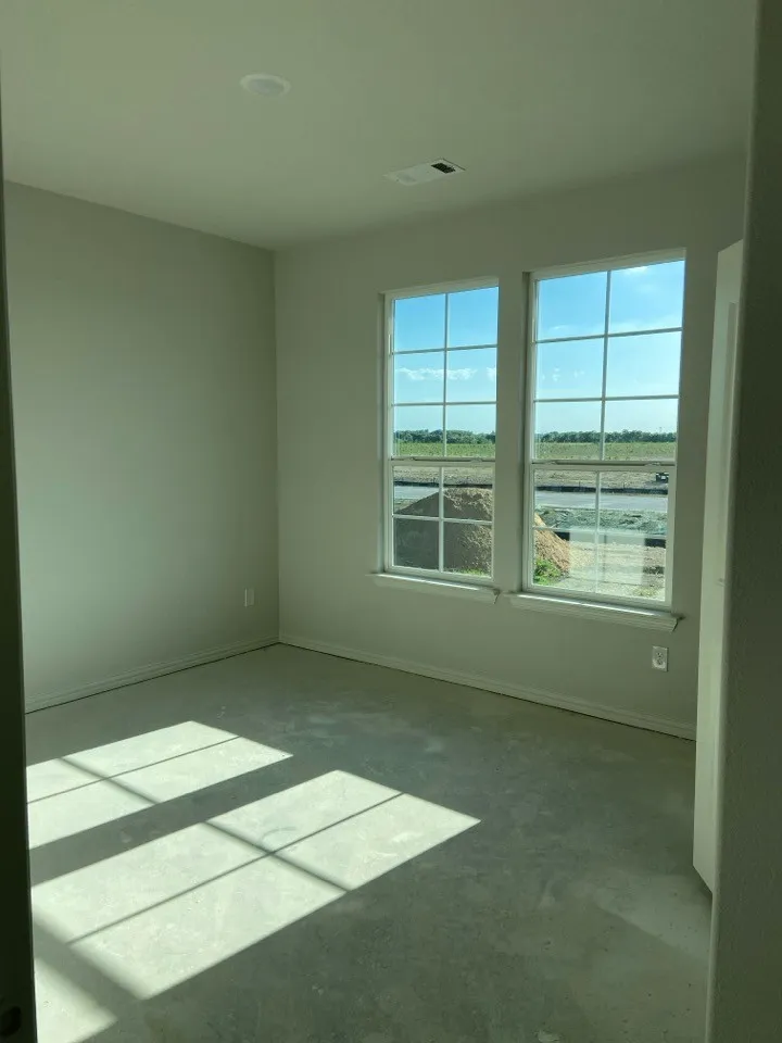 146 Aurora Avenue Valley View, TX 76272