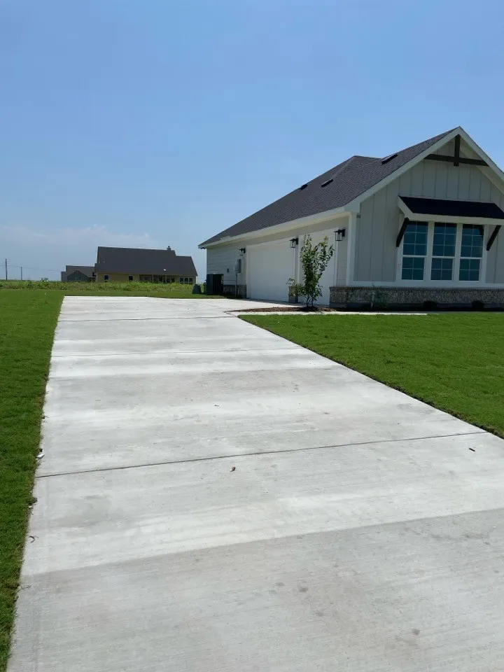 146 Aurora Avenue Valley View, TX 76272
