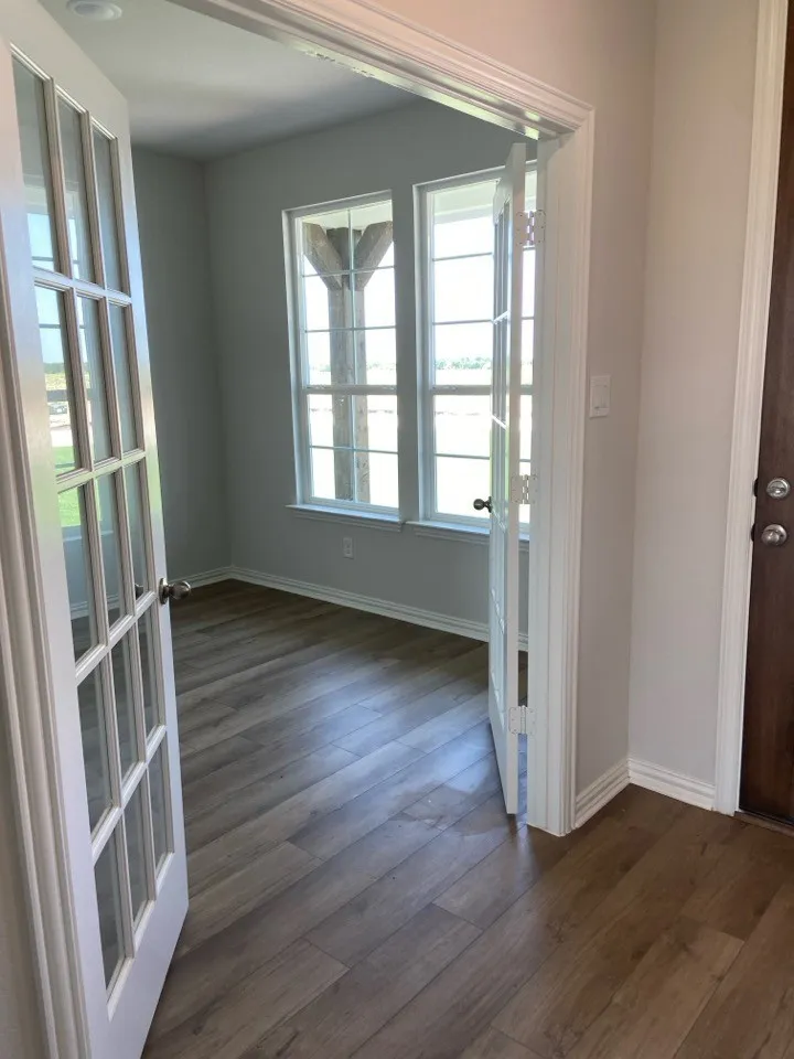 146 Aurora Avenue Valley View, TX 76272