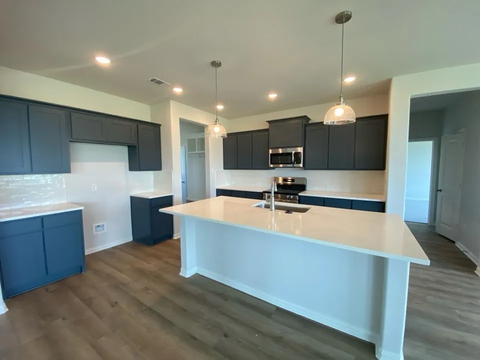 146 Aurora Avenue Valley View, TX 76272