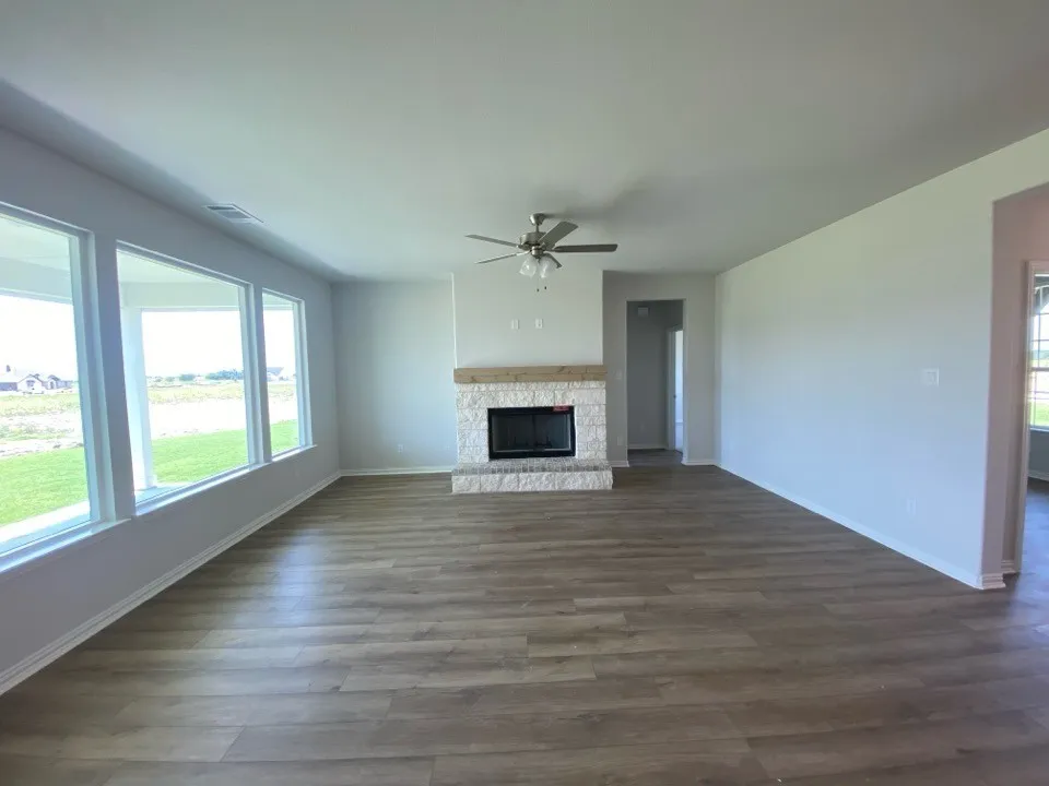 146 Aurora Avenue Valley View, TX 76272