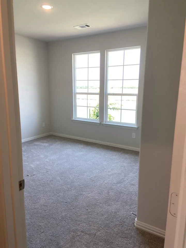 146 Aurora Avenue Valley View, TX 76272
