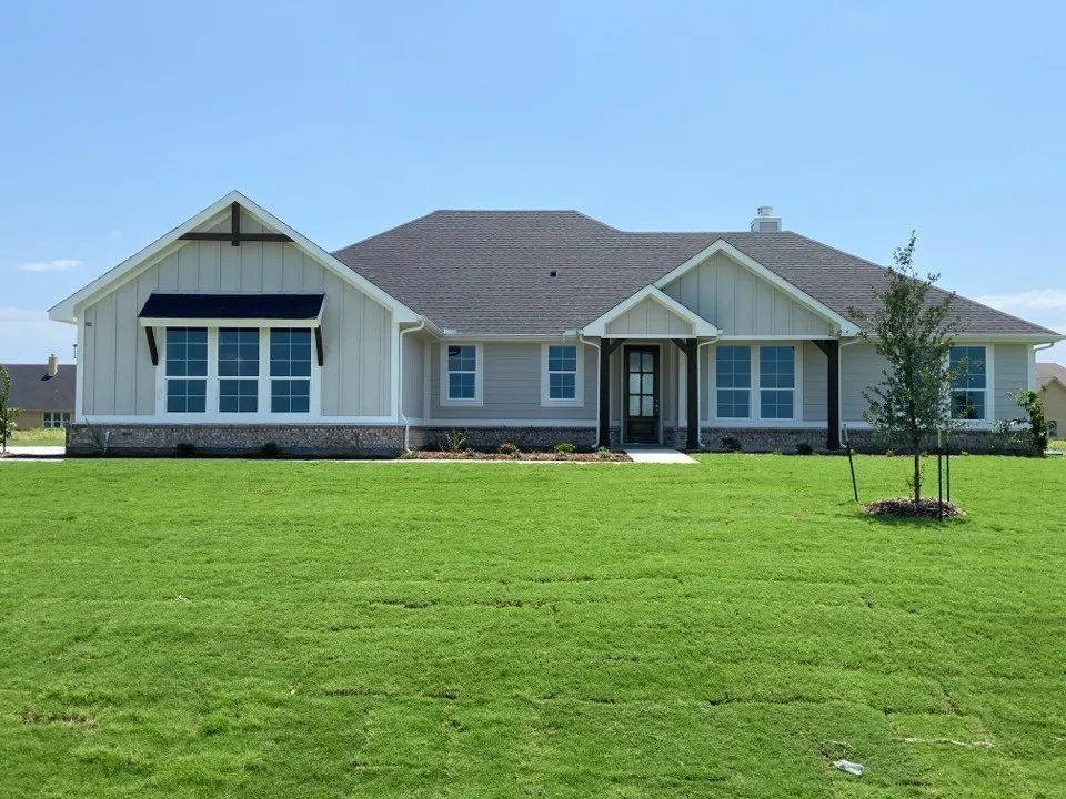 146 Aurora Avenue Valley View, TX 76272