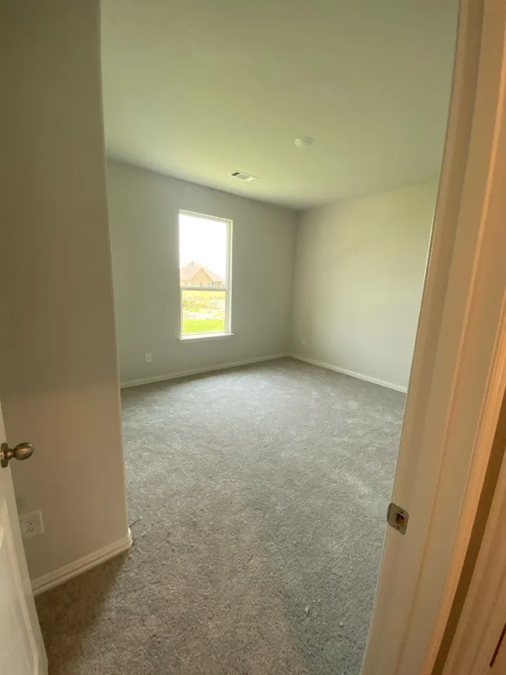 146 Aurora Avenue Valley View, TX 76272