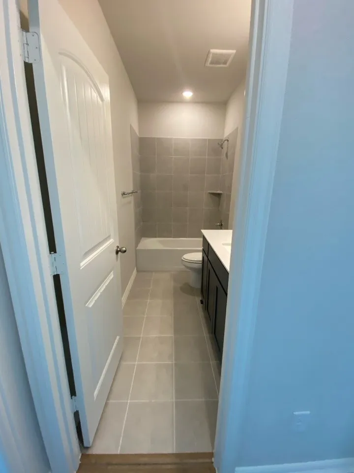 146 Aurora Avenue Valley View, TX 76272
