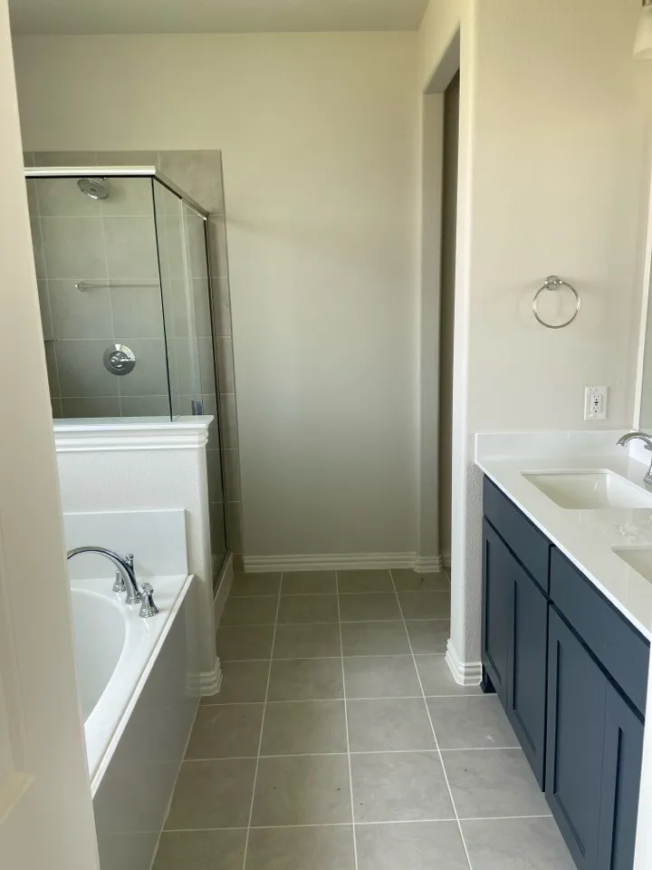 146 Aurora Avenue Valley View, TX 76272