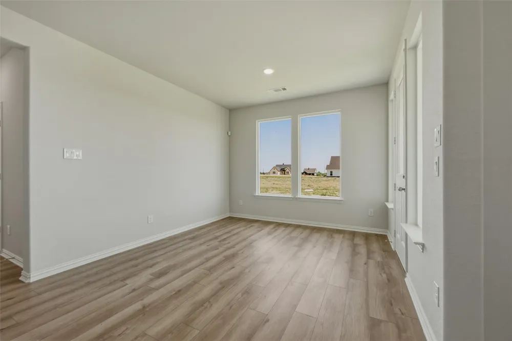 146 Aurora Avenue Valley View, TX 76272