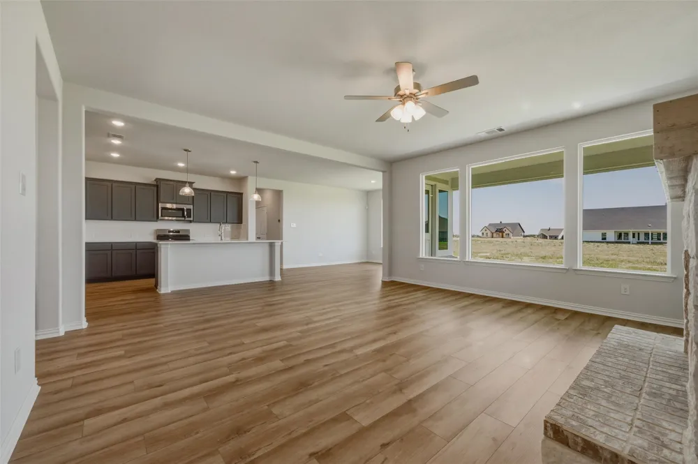 146 Aurora Avenue Valley View, TX 76272