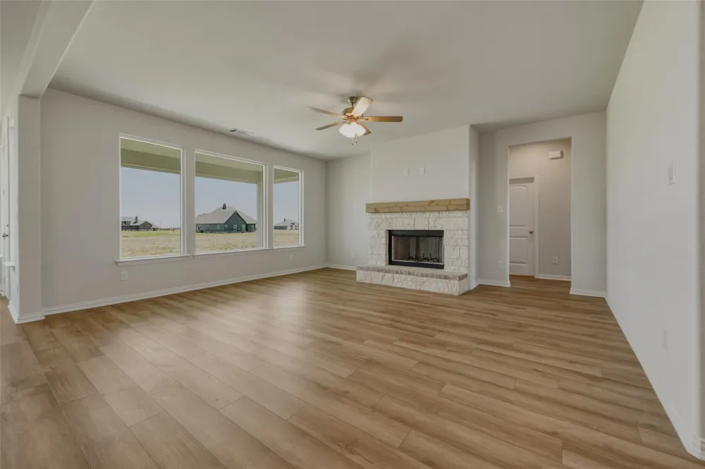 146 Aurora Avenue Valley View, TX 76272