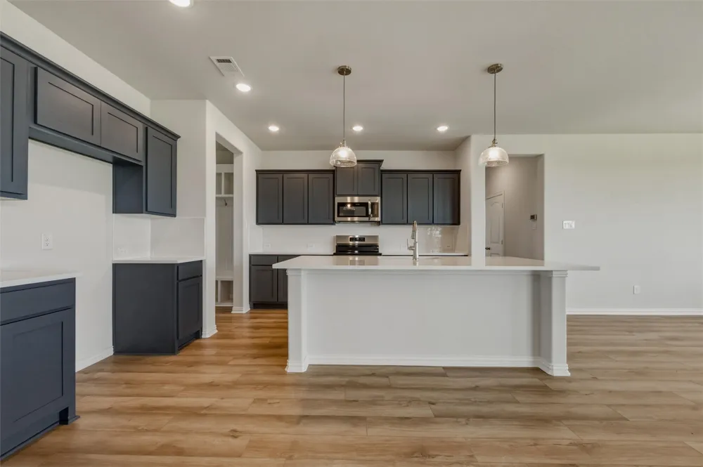 146 Aurora Avenue Valley View, TX 76272