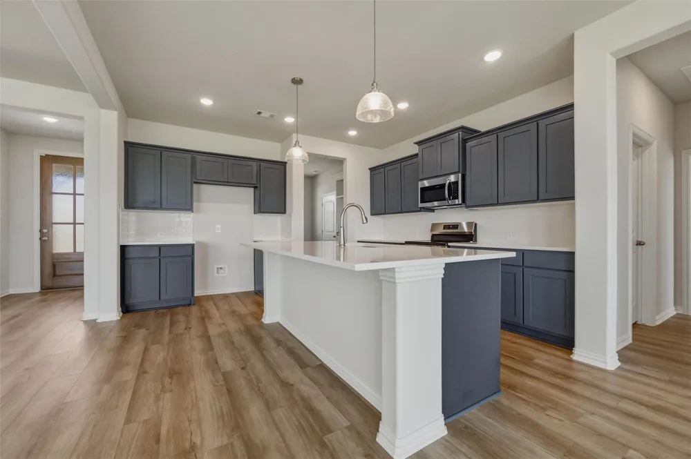 146 Aurora Avenue Valley View, TX 76272