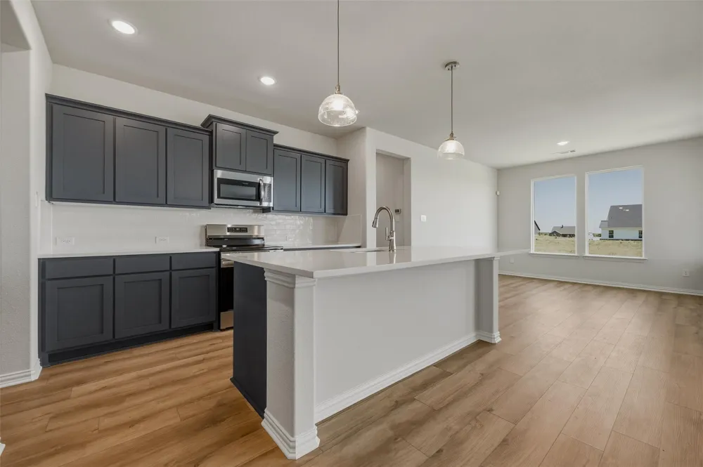 146 Aurora Avenue Valley View, TX 76272
