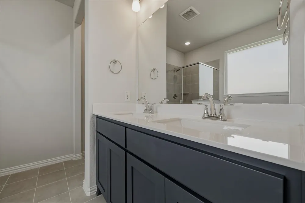 146 Aurora Avenue Valley View, TX 76272