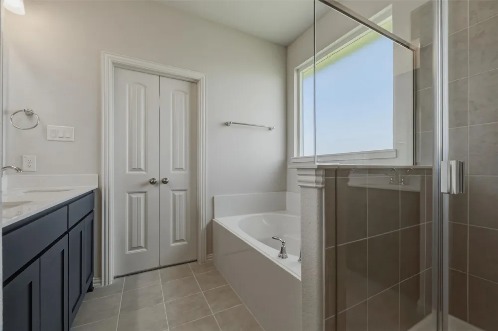 146 Aurora Avenue Valley View, TX 76272
