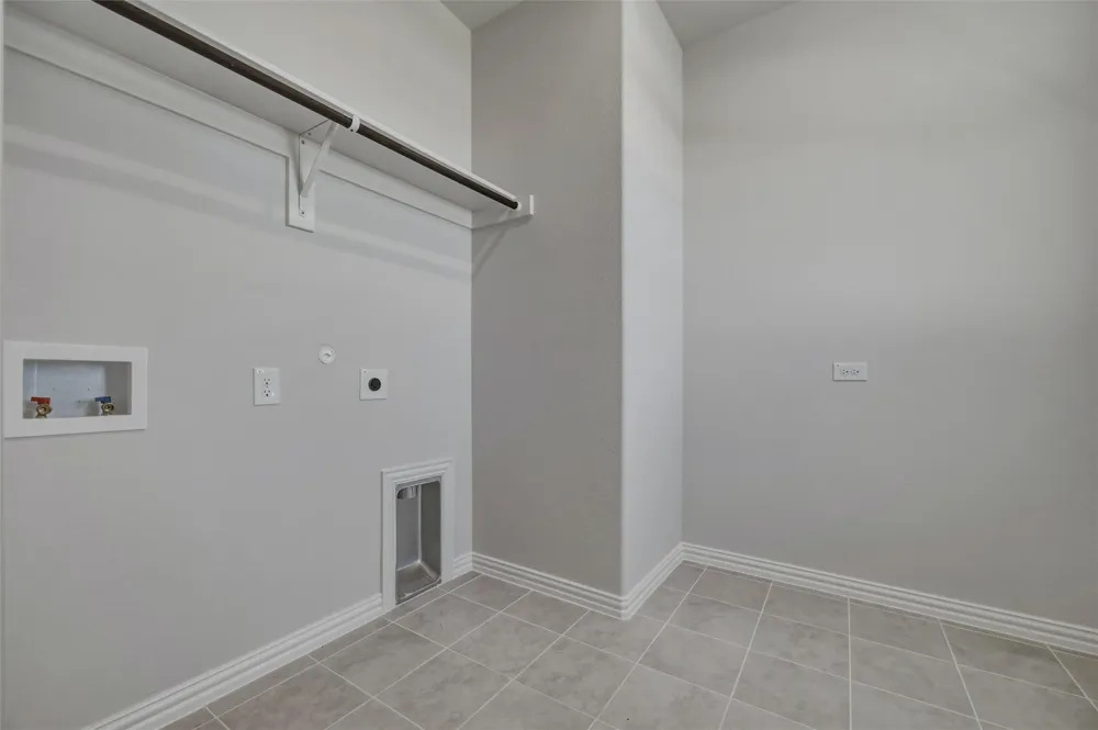 146 Aurora Avenue Valley View, TX 76272